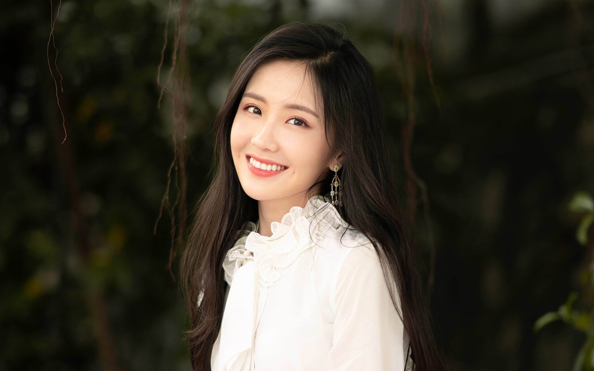 开云中国大陆-世界划手会师成都，共绘湖上竞技图